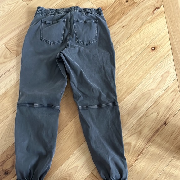 Spanx Stretch Twill Cargo Jogger - Picture 6 of 7